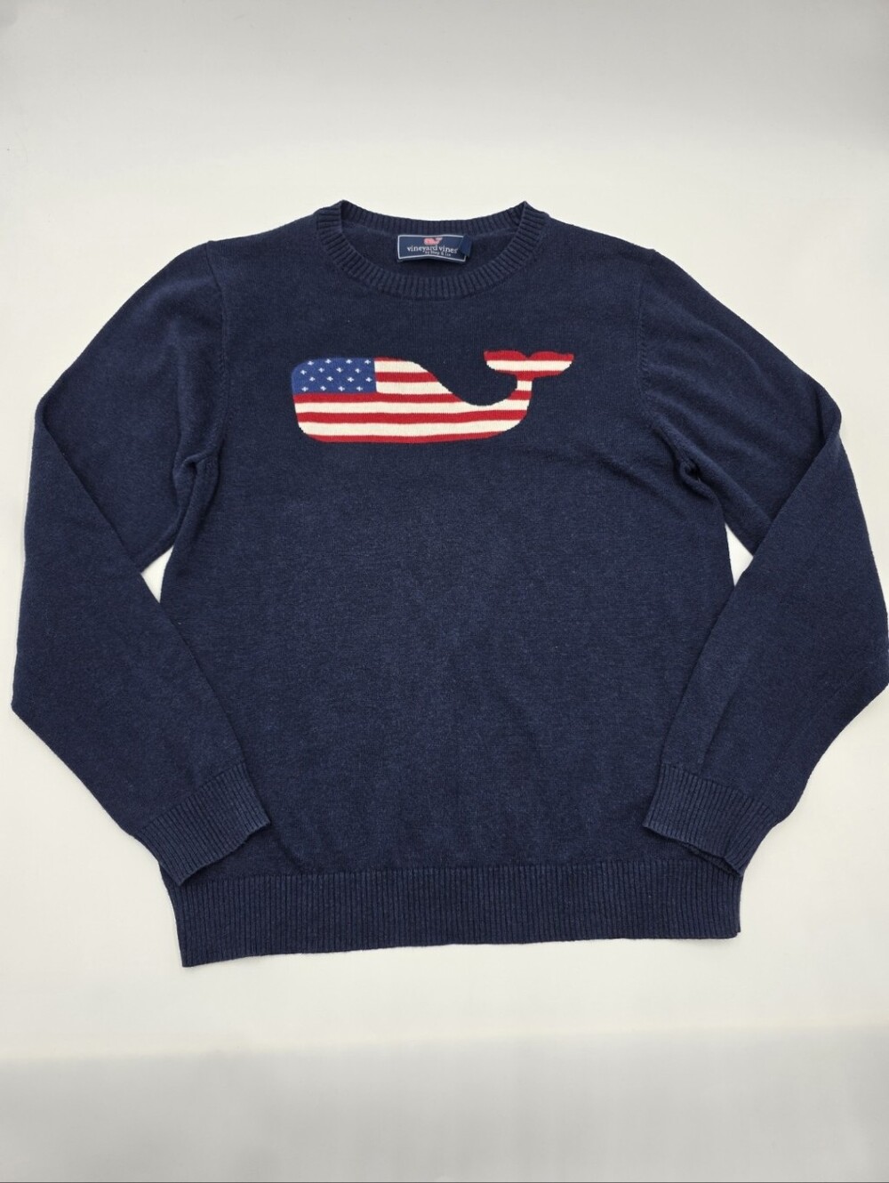 Vineyard Vines boys' American flag whale sweater size M